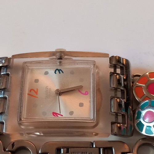 Ρολόι χειρός γυναικείο Swatch μεταχειρισμένο, θέλει επισκευή μηχανισμού