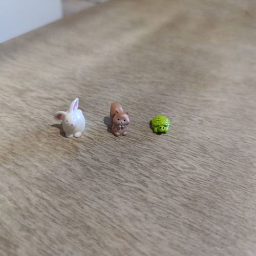 Farm animal miniatures set of 3 like new