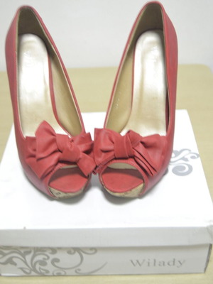 Red bow high heels size 37 like new