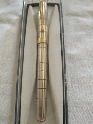Parker Sonnet pen 18k like new