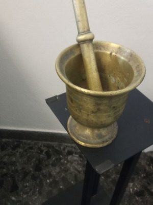 Μπρούτζινο (ορειχάλκινο) γουδί με το γουδοχέρι του μεταχειρισμένο