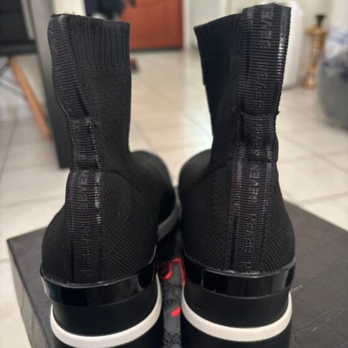Seven black ankle boots used, size 38, lightly worn