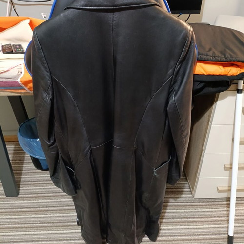 Hountalas leather coat Large like new, black