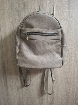 Back pack leather new, beige backpack