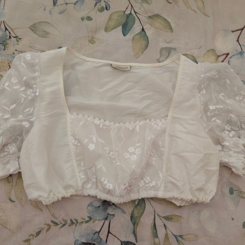Landhaus white embroidered crop top