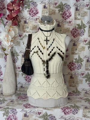 Rinascimento Y2K top S/M like new, cream and multicolor