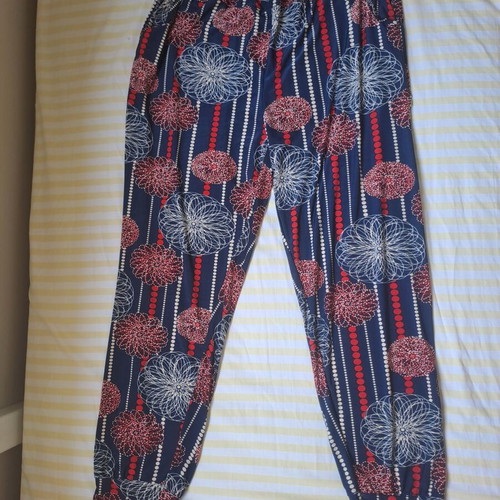 Printed women's jogger pants size M like new