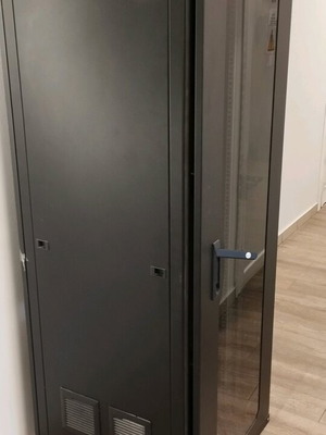 Rack 33 U 60x60 used with shelves and wheels
