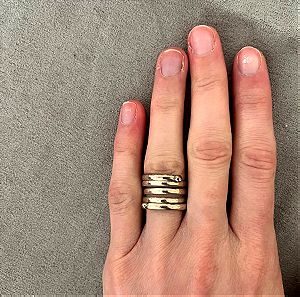 Ασημένιο δαχτυλίδι
