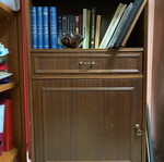 Ξύλινη βιβλιοθήκη σαν καινούργια από αυθεντικό ξύλο
