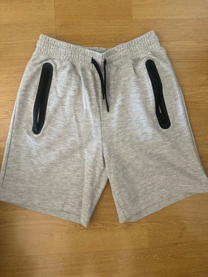 H&M boys pants, brand new. Still in the package!!