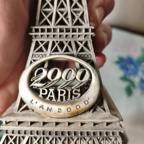 Eiffel Tower New Millenium 2000 Celebration iron 29cm like new