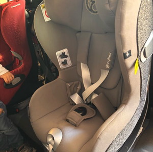 Cybex κάθισμα αυτοκινήτου,Αυγό και η βαση τους,με περιστροφή 360 μοιρών απο τη γέννηση έως 4 ετών