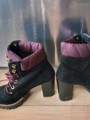 Boots used size 36 with wear