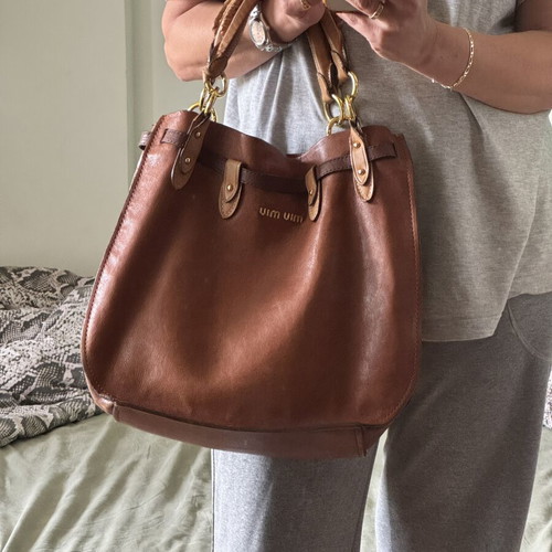 Miu Miu tote bag like new, cognac color