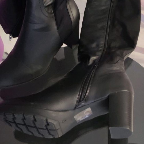 LolaBlue boots new size 41 black with thick heel