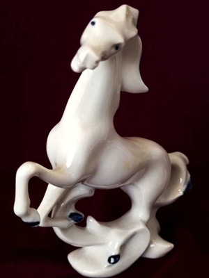 Porcelain decorative horse Patrizia like new 15×15 cm