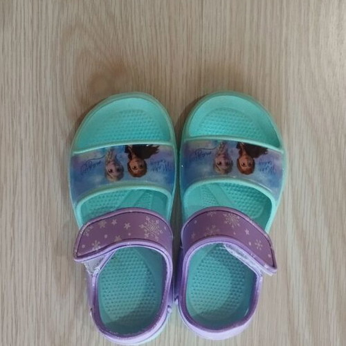 Frozen District sandals for girls size 25 like new, purple and turquoise