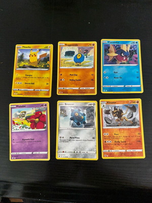 Pokemon cards from Evolving Skies set like new