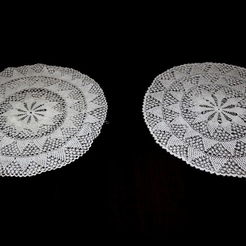 Embroidery set of 2 pieces with crochet used, 29 cm diameter