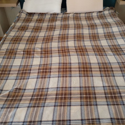 Plaid Semi-Double Blanket 140x190 like new