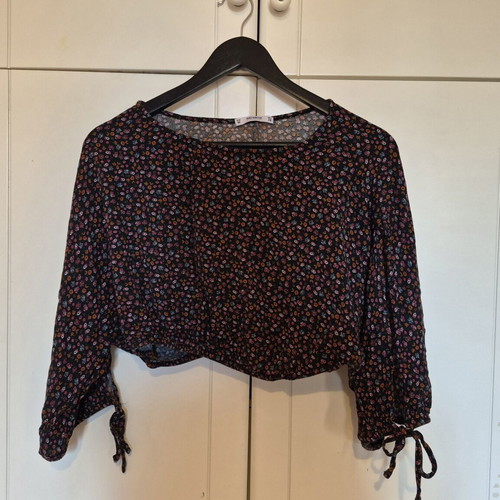 Pull & Bear blouse medium used, multicolor