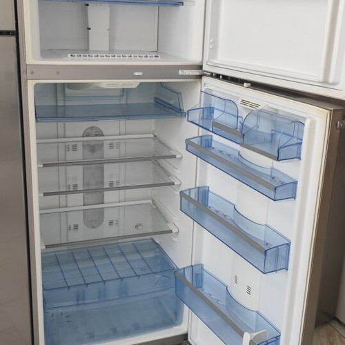 Bosch refrigerator with top freezer, fully functional