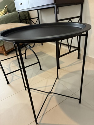 Coffee table like new, black iron
