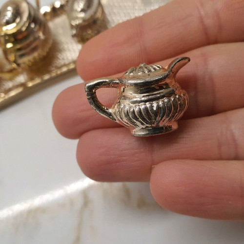 Miniature decorative plates used