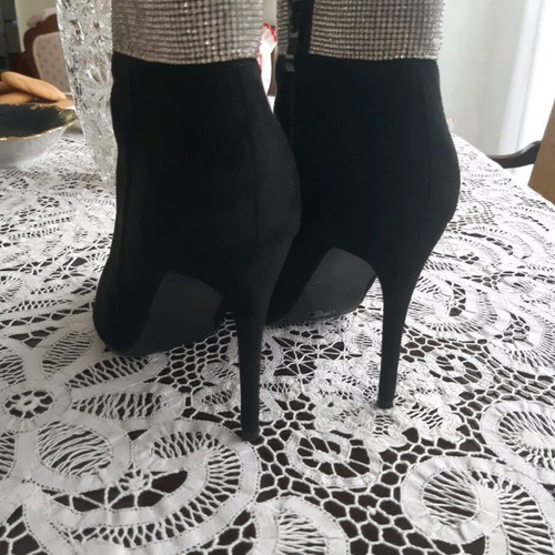Franchesca Moretti suede black boots size 39 like new with rhinestones