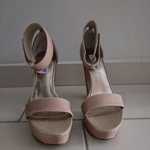 Steve Madden beige sandals like new, 13 cm heel