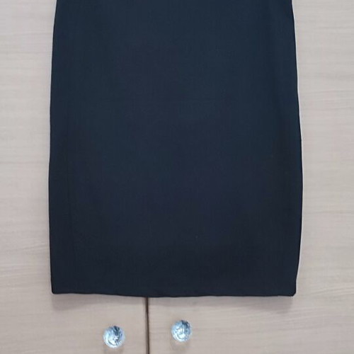 Fitted skirt like new, black, size M