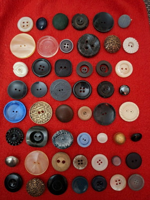 Vintage button collection pack of 710 pieces like new