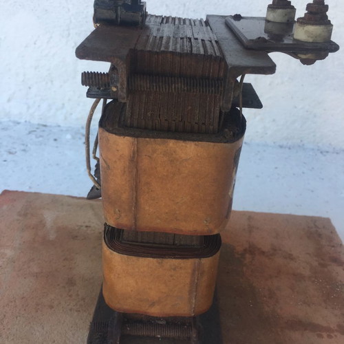 Old current transformers unknown voltage as seen