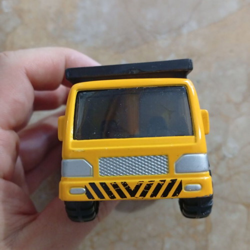 Maisto Fresh Metal Builder Zone dump truck