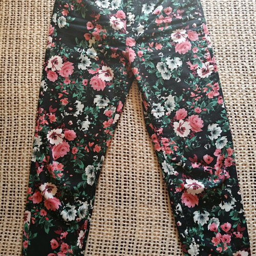 Stradivarius Floral High Waist Pants like new, size 38, black and pink