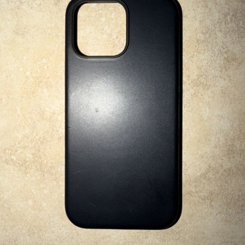 iPhone 16 Pro Max Nomad Modern Leather Case like new, black