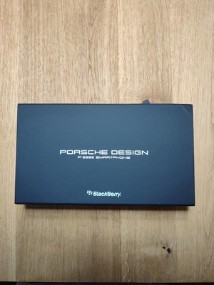 BlackBerry Porsche Design P'9982 smartphone new, silver, 8-11.9 MP camera