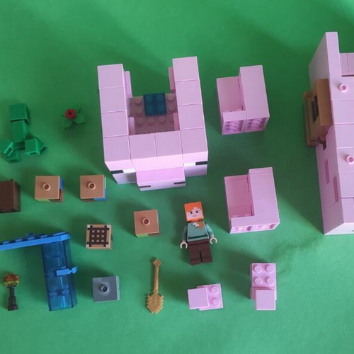 Lego Minecraft 21170 complete set like new