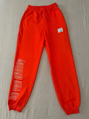Red sports tracksuit new, size S / 36, with pockets