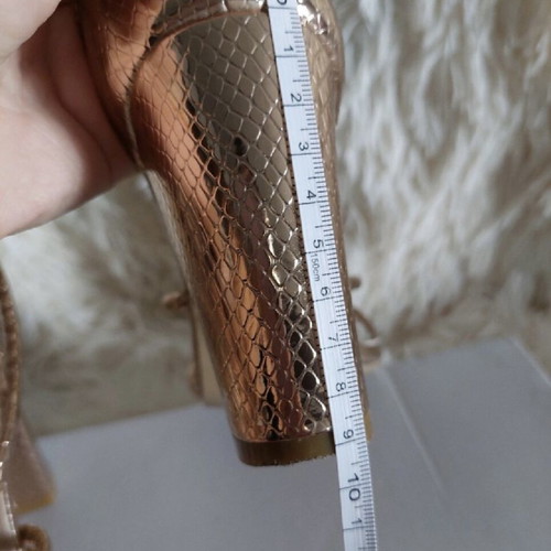 Heeled sandals in rose gold like new, size 39