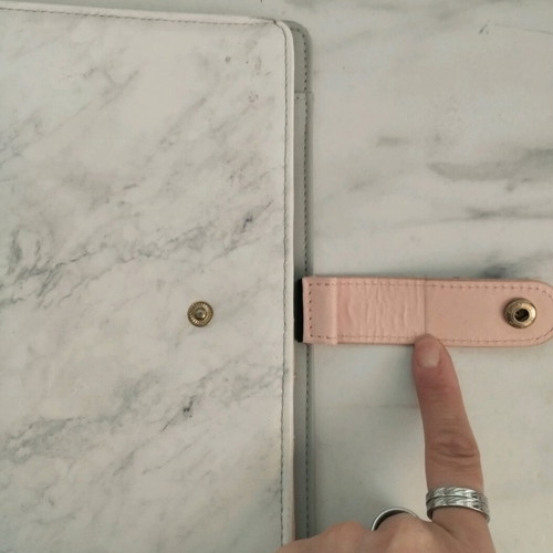 Ring Binder 3cm with Multiple Pockets like new
