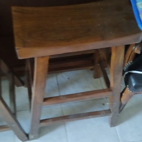 Wooden stools short 2pcs and tall 2pcs like new, total 4 pcs