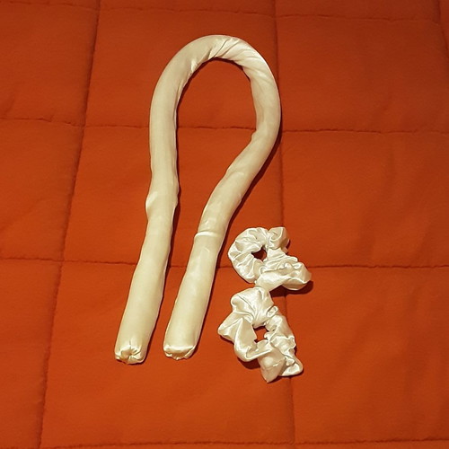 Natural curls new with 2 satin scrunchies