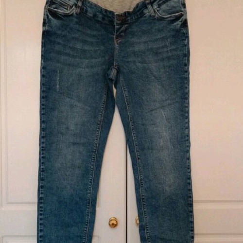 Mamalicious maternity jeans like new with elastic waist and frayed hem