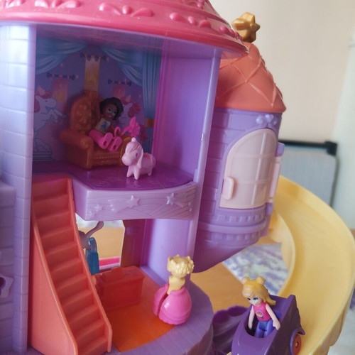 Mattel Polly Pocket Rainbow Amusement Park playset