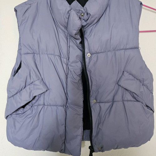 Zara cropped puffer vest used, size 11-12, purple