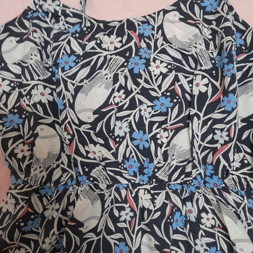 Old Navy dress spaghetti strap used, size XS, bird print
