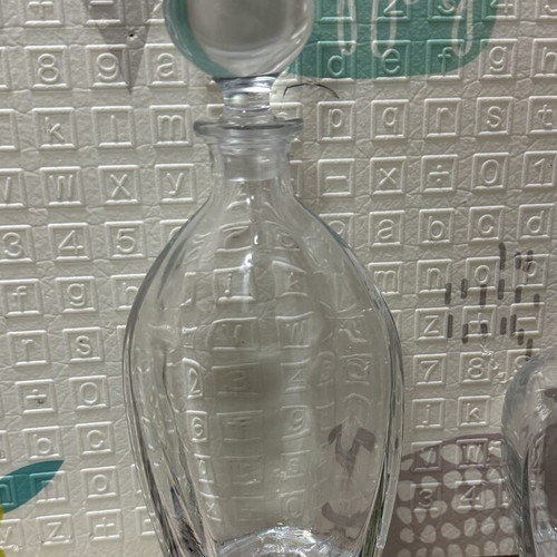 Carafe like new, height 31 cm with lid, width 14 cm