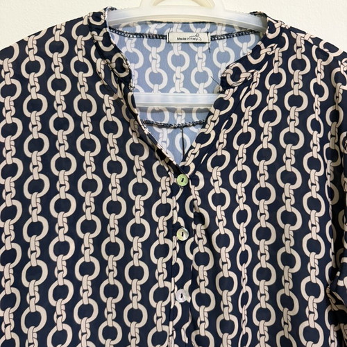 Women's shirt medium with chain print like new, black and beige
